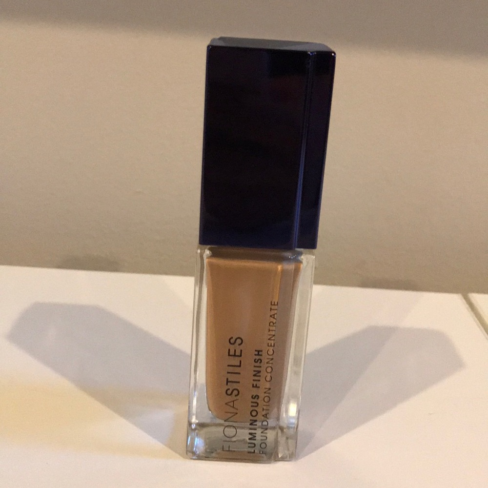 Fiona Stiles Luminous Finish Foundation